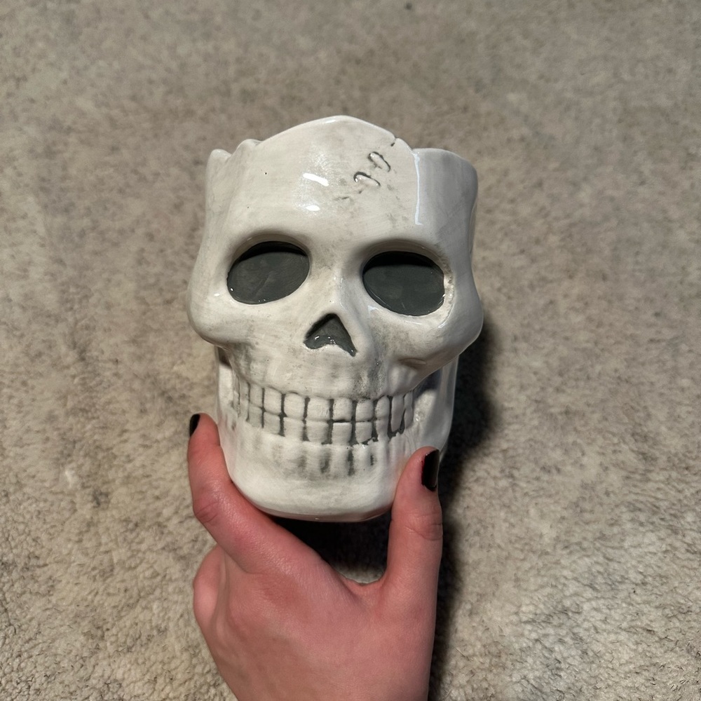 Yankee Skull Candle Holder